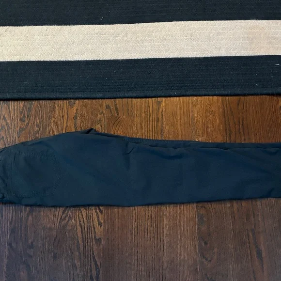 Faherty Movement™ 5-Pocket Pant Athletic Fit - Picture 4 of 5